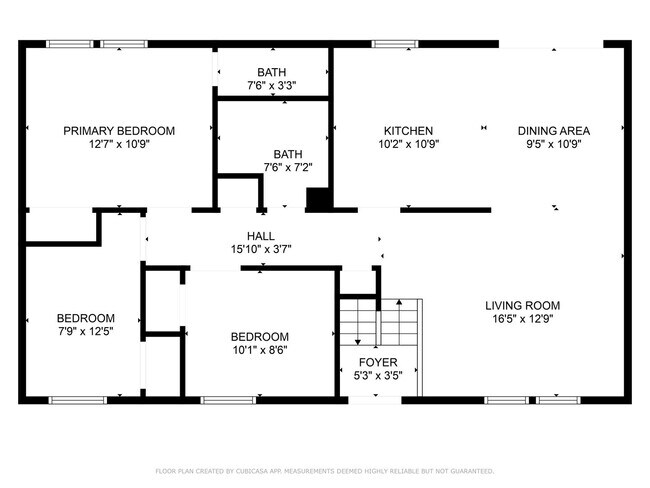 Foto del edificio - Charming 3-Bed, 2.5-Bath Split-Level Home ...