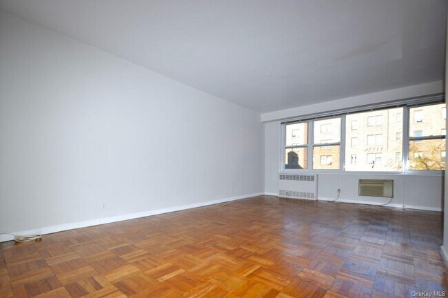 Foto del edificio - 281 Garth Rd