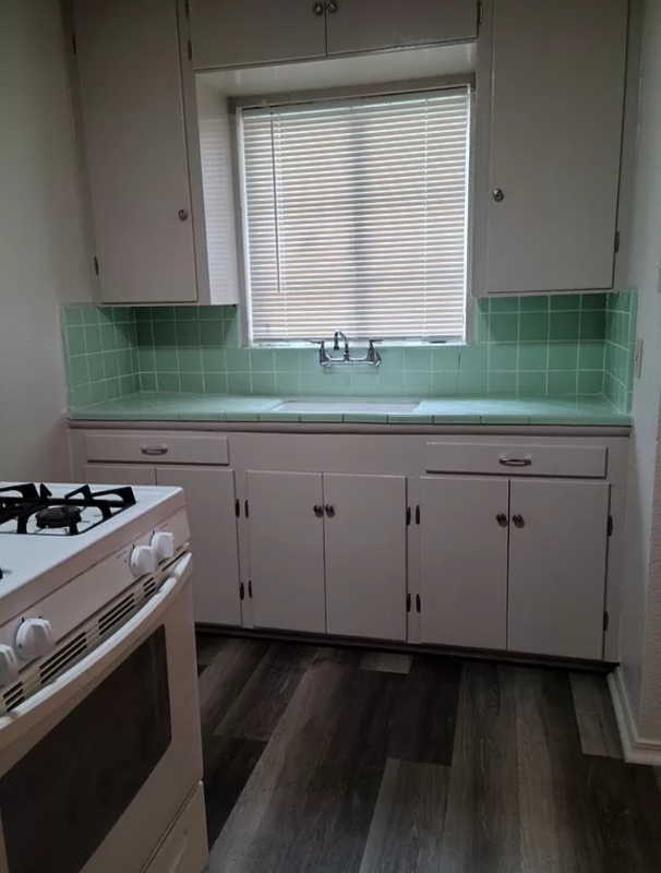 Primary Photo - 129 Endicott St
