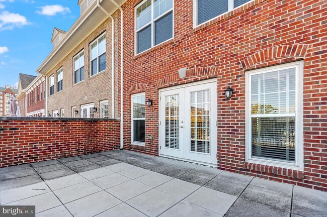 Building Photo - 562 Marina Landing Ln