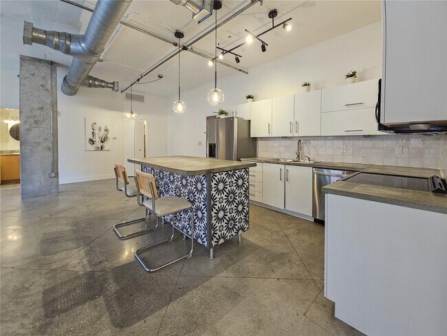 Foto del edificio - 444 NE 30th St