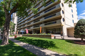 Building Photo - Le Jardin