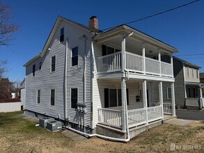 Building Photo - 154 George St