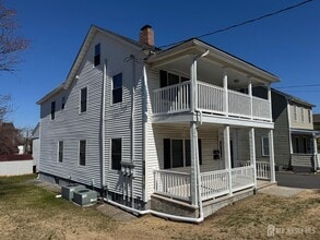 Building Photo - 154 George St