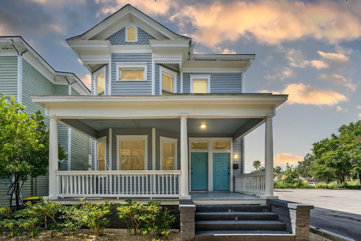 Second floor unit in restored historic duplex - 11 E 39th St
