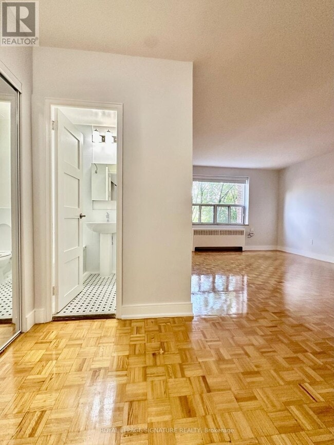 Photo du bâtiment - 1291 Bayview Ave