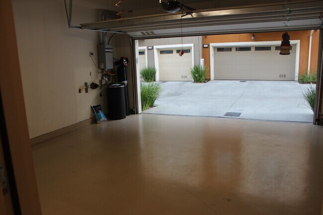 Foto del edificio - 1206 Nestwood Way
