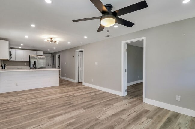 Building Photo - Updated 3BR, 2BA Craftsman Home Minutes from Downtown Savannah