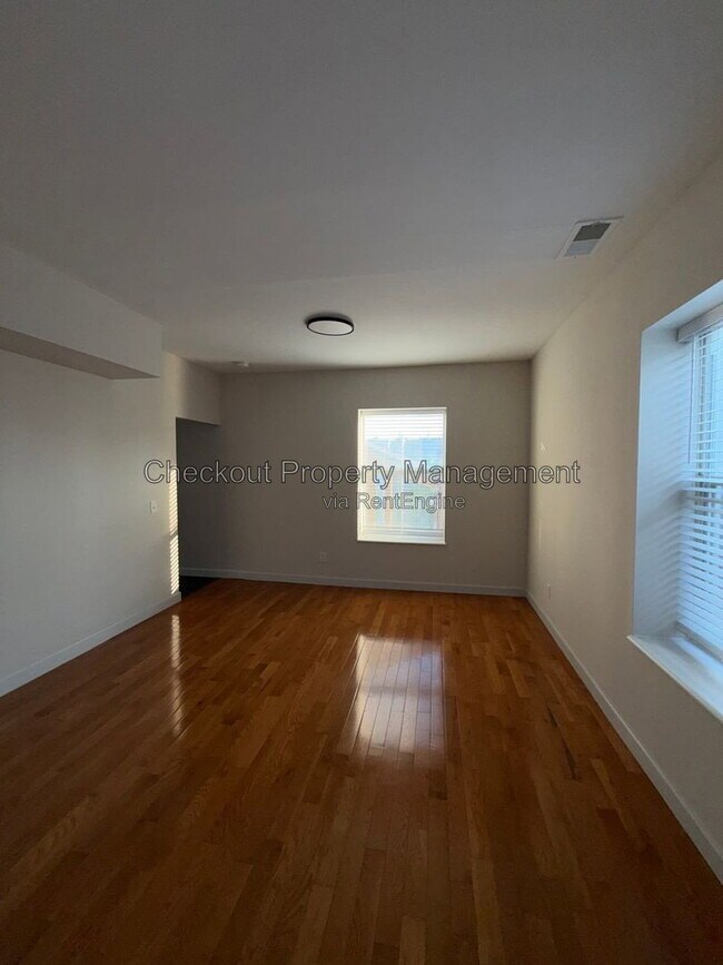 Foto del edificio - 5531 Pershing Ave