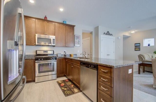 Foto del edificio - 461 Windy Garden Ln