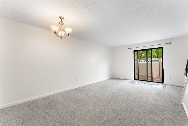 Building Photo - 42 Village Brook Ln