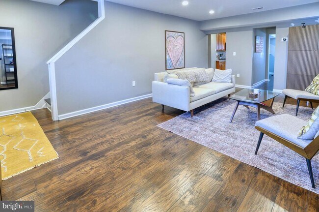 Foto del edificio - 4709 Jay St NE