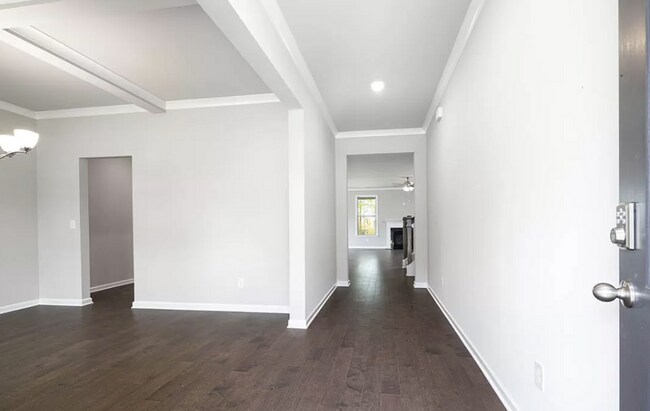 Building Photo - 113 Canal St - This 4BDRM, 3BA Gated-Commu...