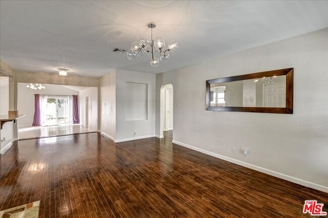 Building Photo - 6200 Jamieson Ave