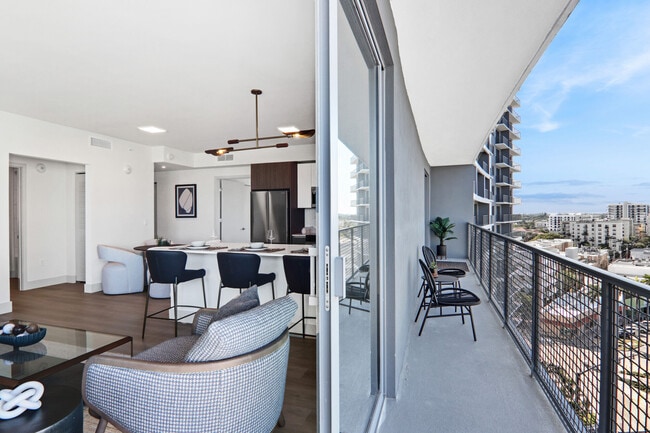 Building Photo - Bread Building