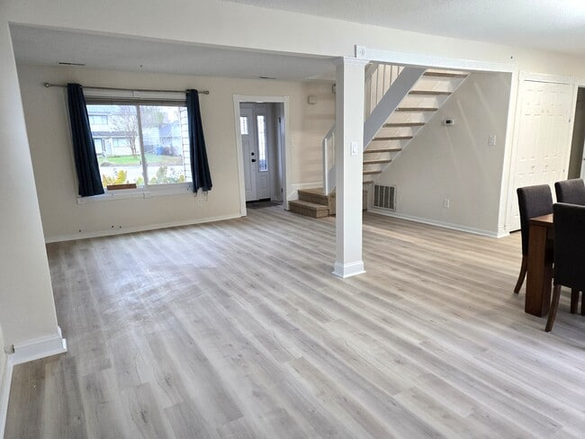 Building Photo - 3912 Riverside Cir