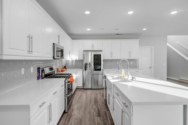 Building Photo - Elegance Of This 4 Bed/ 3 Bath Menifee Home!