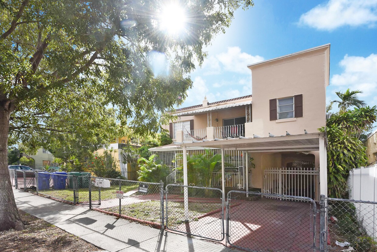 Primary Photo - 2248 SW 5th St
