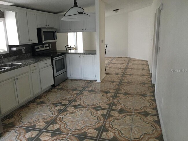 Foto del edificio - 7494 Charlin Pkwy