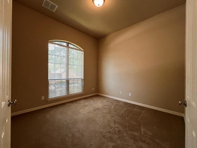 Foto del edificio - 3914 Remington Rd