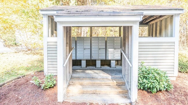 Foto del edificio - 2 Maple Ridge Dr