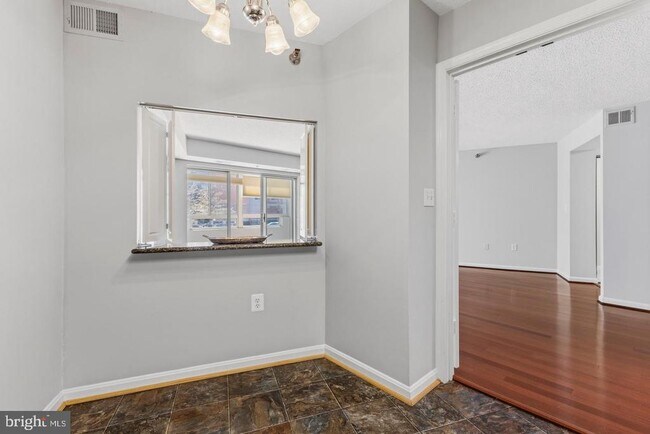 Foto del edificio - 14801 Pennfield Cir