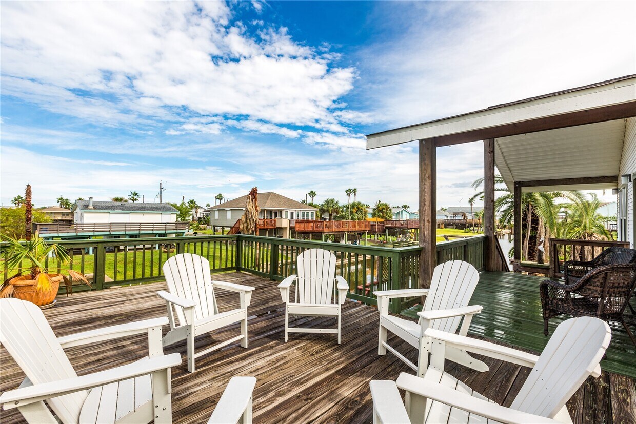 Building Photo - 16530 Bermuda Way