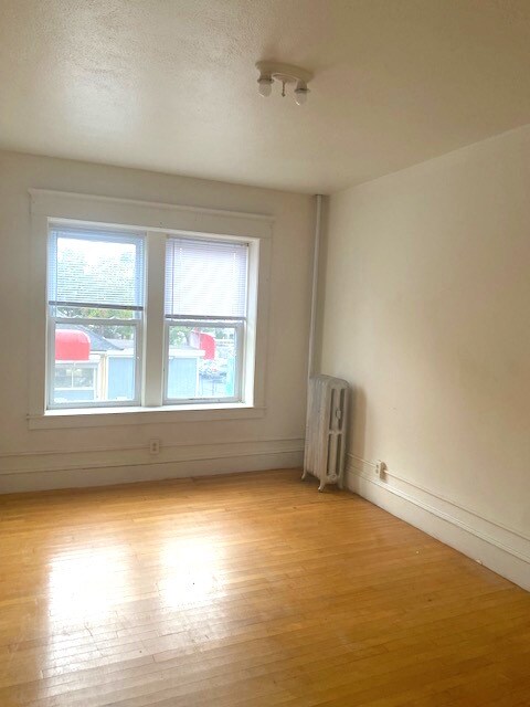 Building Photo - 446 Appleton St