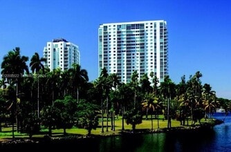 Building Photo - 1861 NW S River Dr