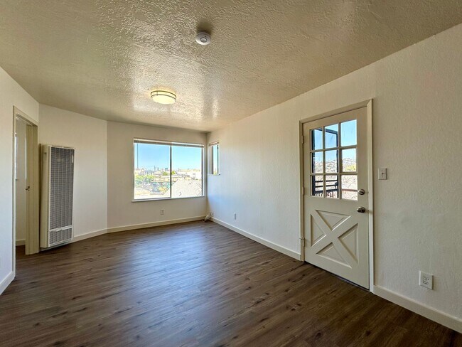 Building Photo - 660-664 Precita Avenue
