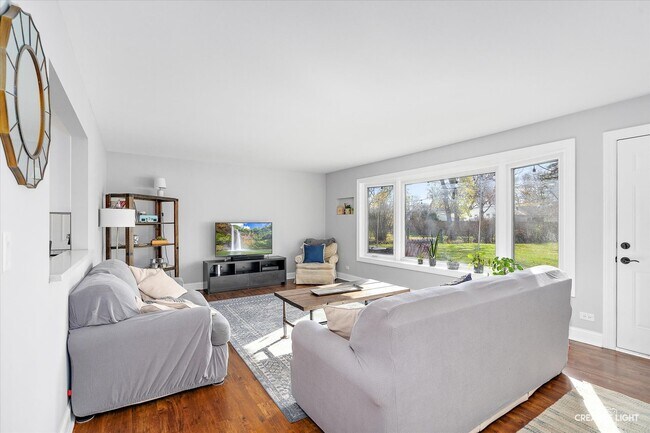 Foto del edificio - 420 Bridle Ln