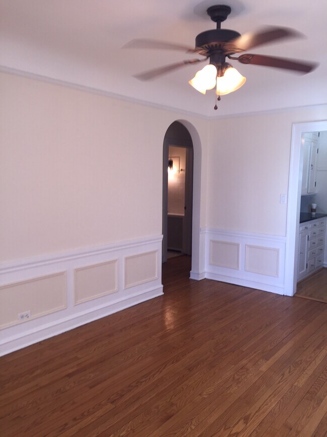 A5 - 4844 Elm St