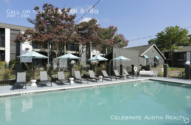 Building Photo - Canvas