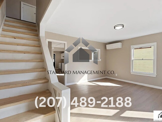 Foto del edificio - Spacious 4-Bedroom Home with Garage & Modern Heating  for Rent in Waterville