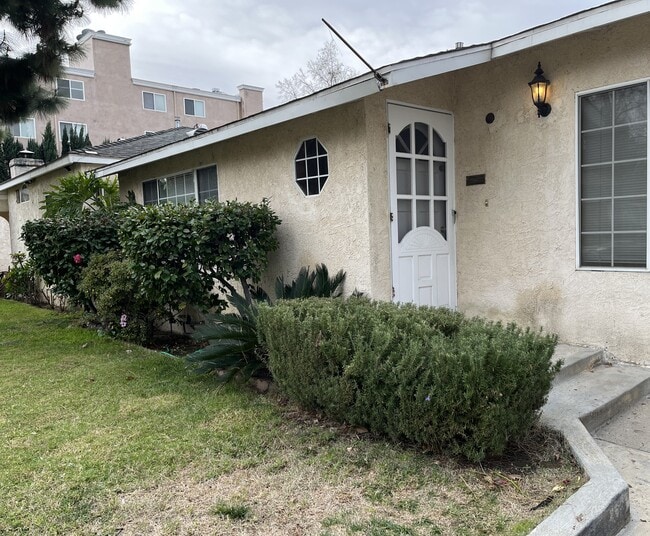 Building Photo - 4549 Vista del Monte Ave