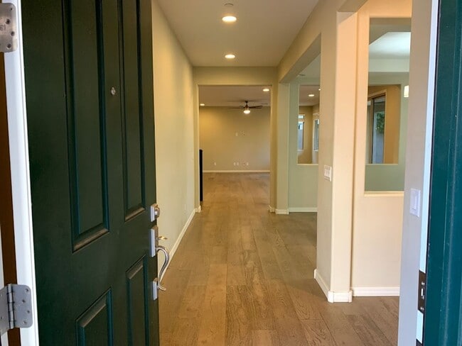 Foto del edificio - 4 BEDROOM PLUS LOFT, BUILT IN BBQ WITH COMMUNITY POOL