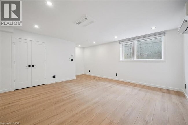 Building Photo - 66 Union St E