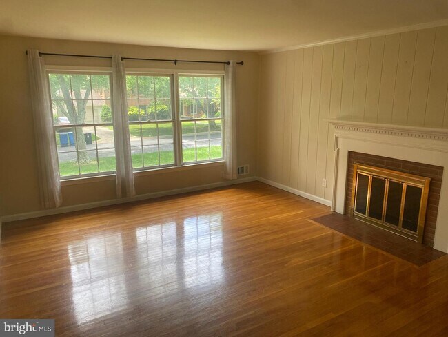Foto del edificio - 7049 Wolftree Ln