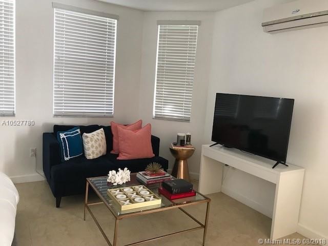 Foto del edificio - 2800 Pine Tree Dr