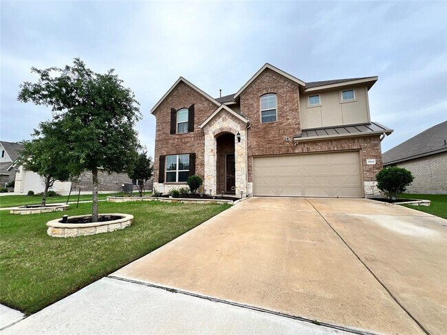 Building Photo - 3900 Eland Dr