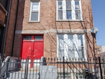 Primary Photo - 2648 W Rice St