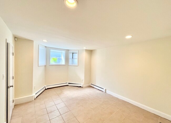 Building Photo - 59 Fort Ave
