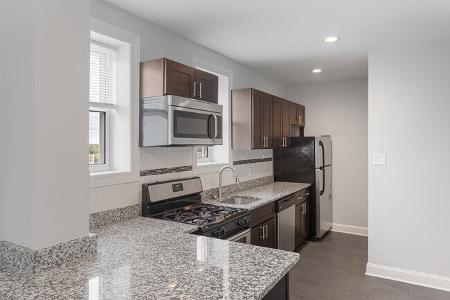 Foto del edificio - 5860 N Kenmore Ave