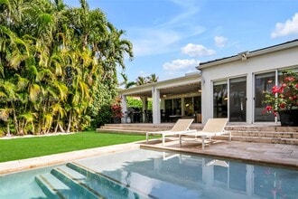 Building Photo - 540 SW 27th Rd