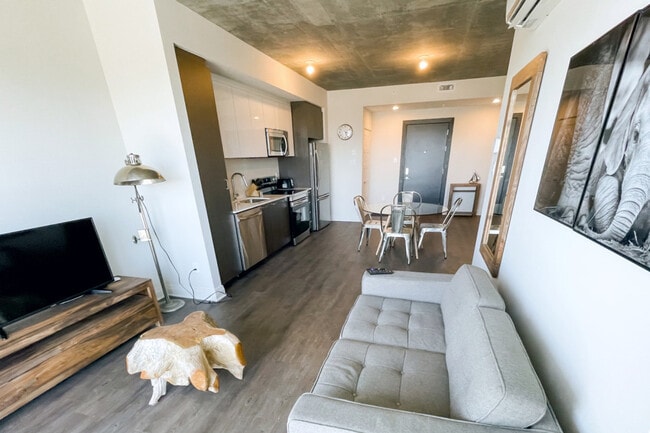Photo du bâtiment - 3940 Blvd Saint-Elzéar O