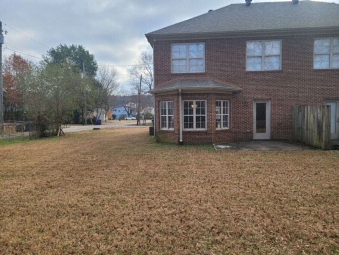 Primary Photo - Townhouse for rent in Trussville