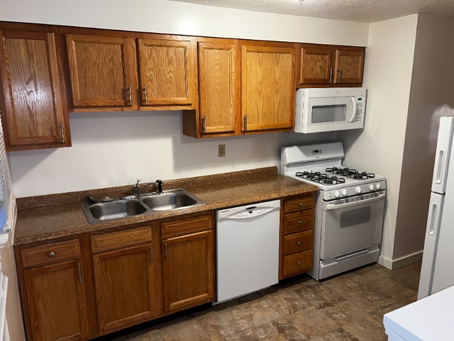 Building Photo - 313 Orchard Dr