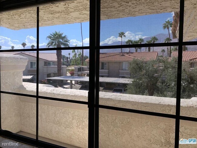 Building Photo - 2 br, 2 bath Condo - 2001 E Camino Parocel...