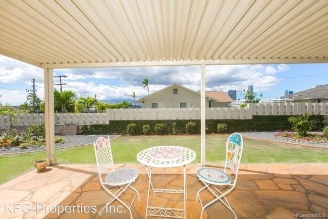 Building Photo - 4 br, 3 bath House - 98-124 Keanae Street