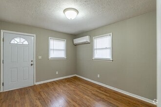 Building Photo - 421 N Woodland Dr